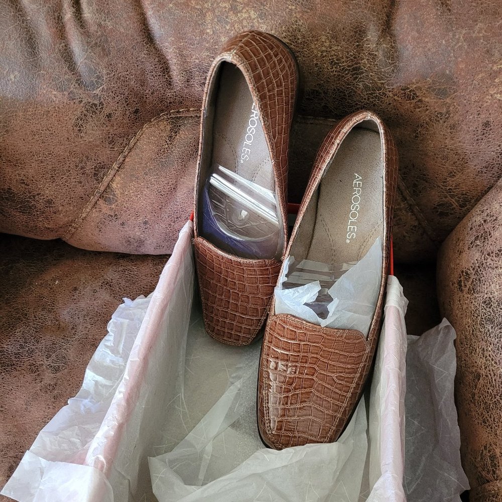 AEROSOLES WOMEN'S SHOES NWOT
